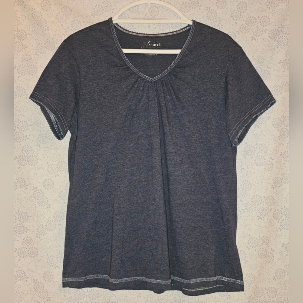Bundle of 6 Natural Reflections Women’s V‑Neck T‑Shirts Large Mixed Colors Lot - Picture 4 of 7
